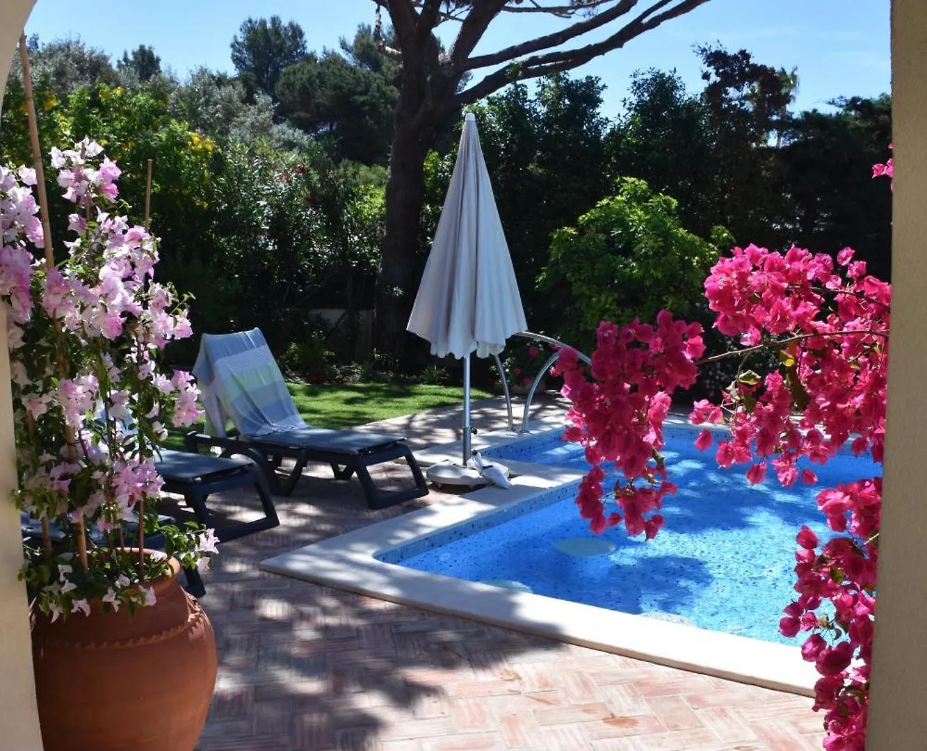 Beach Villa Casa De Amanha 450 Mts To The Beach With Beautiful Garden And Heated Saltwater Pool Albufeira
