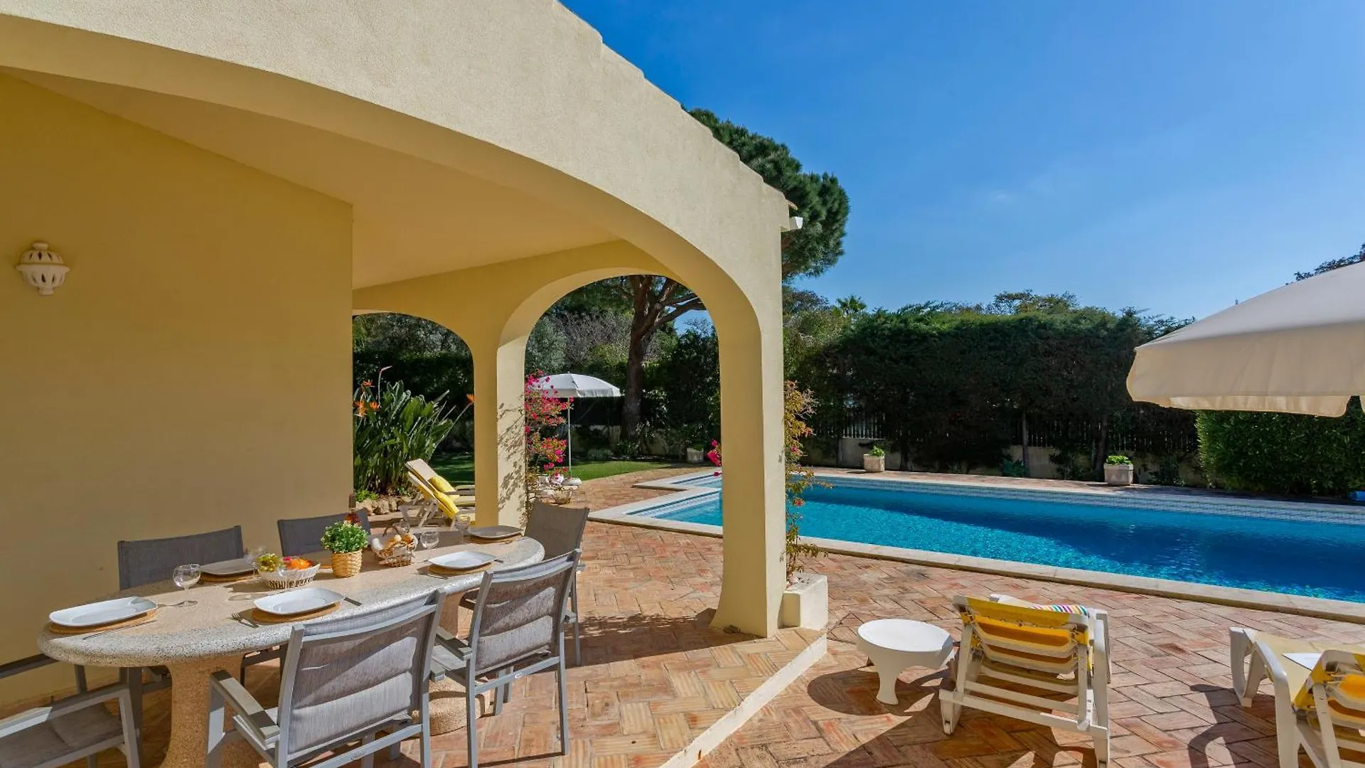 Beach Villa Casa De Amanha 450 Mts To The Beach With Beautiful Garden And Heated Saltwater Pool Albufeira