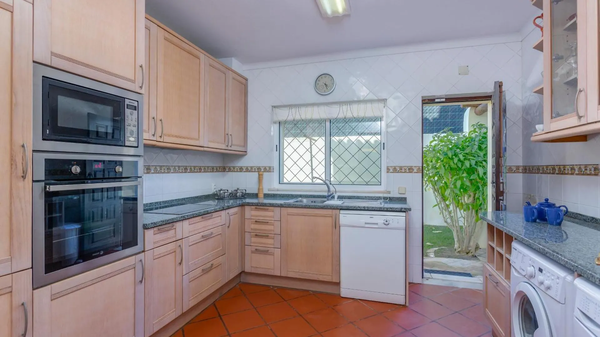 Beach Villa Casa De Amanha 450 Mts To The Beach With Beautiful Garden And Heated Saltwater Pool Albufeira 0*,