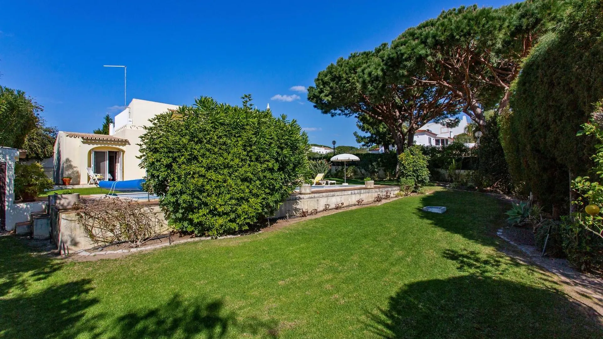 Beach Villa Casa De Amanha 450 Mts To The Beach With Beautiful Garden And Heated Saltwater Pool Albufeira